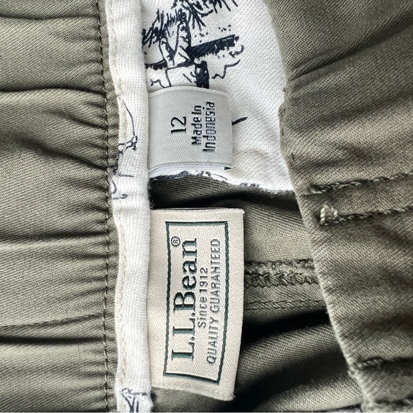 LL Bean Women’s Chino Shorts Size 12 - Picture 3 of 3